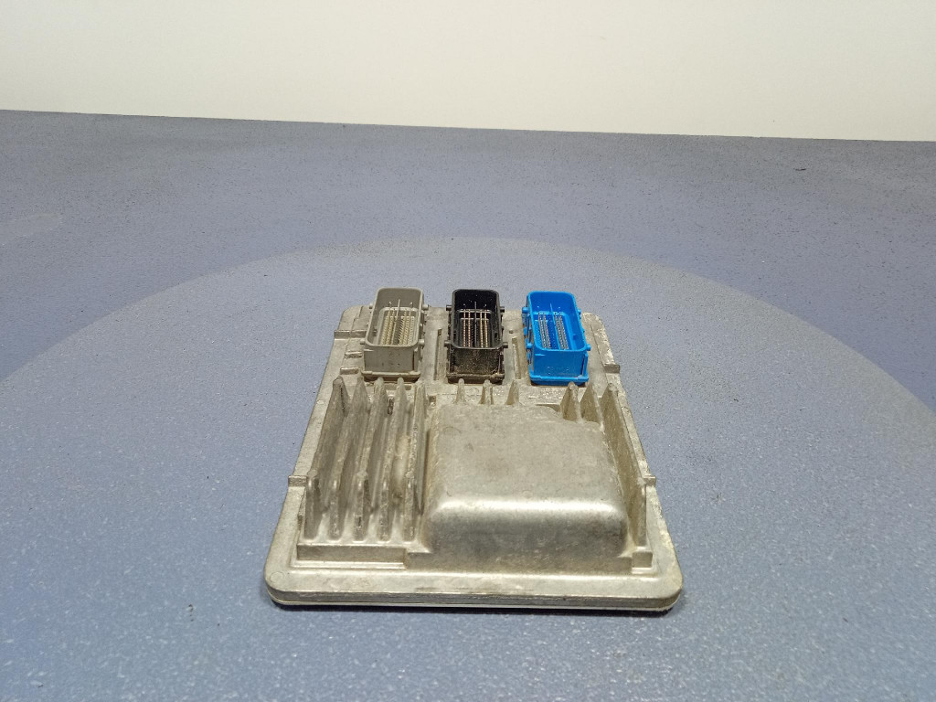 Купить Блок управления двигателя opel оригинальный номер 12681318