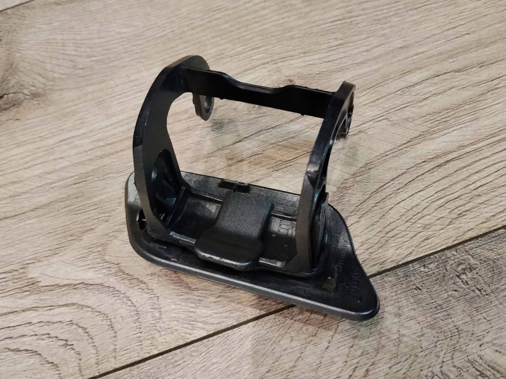 Заглушка распылителя бампера перед левая серебристая a52 bmw 6 f13 8052711 Недорого