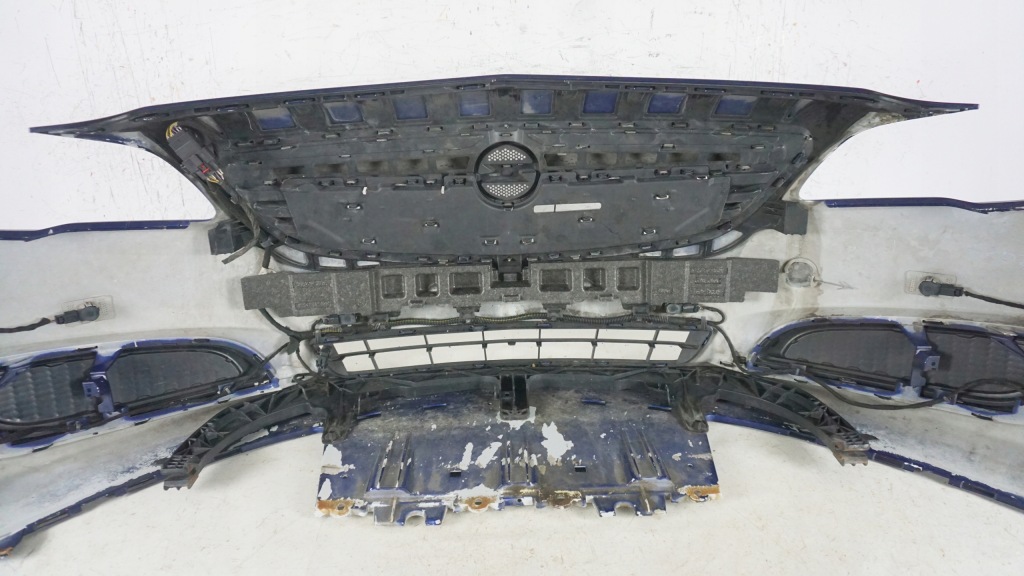 Бампер перед передній решітка  opel insignia 1 a рестайлінг  13-17 fl z20z pdc 2013- в Україні