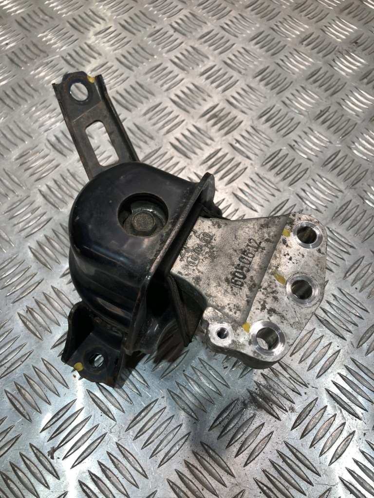 фото №1, Кронштейн подушка двигуна sx4 s-cross 16- 1.0 turbo