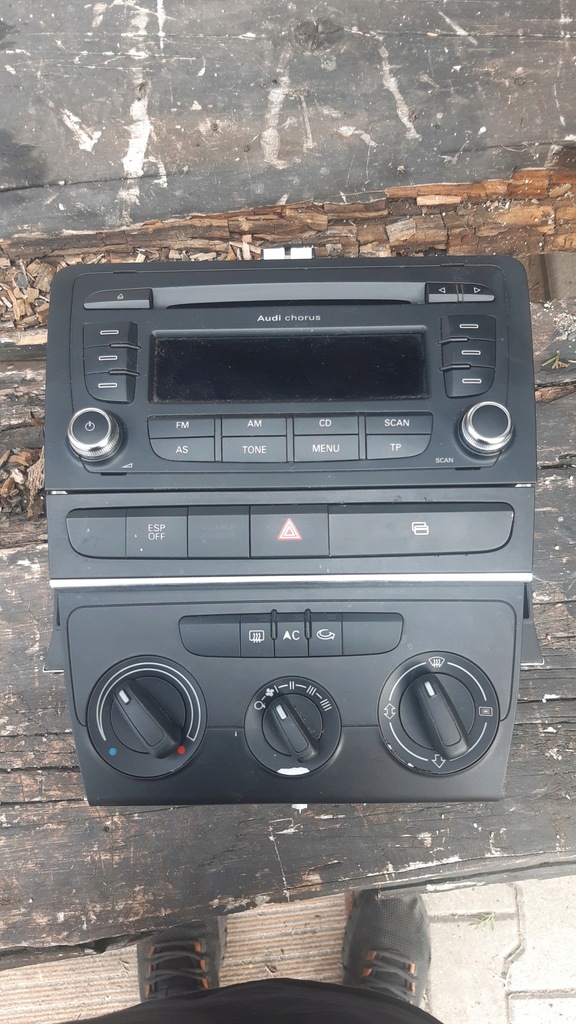 фото №1, Audi a3,8p.radio рамка комплект 8p0858005c