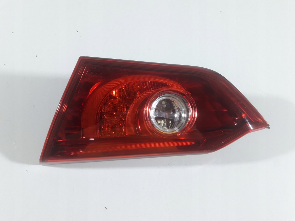 фото №1, Infiniti q50 14r лампа крышки багажника правая