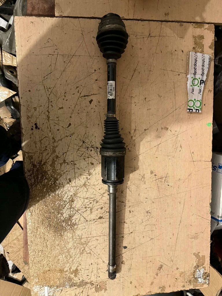 фото №1, Привідний вал права перед bmw g30 g31 xdrive