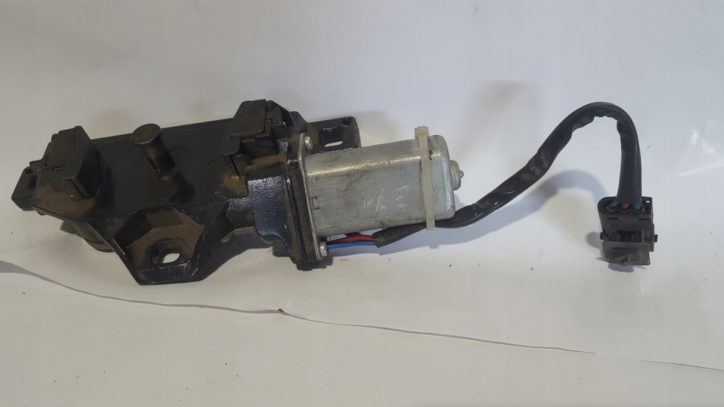 фото №3, Bmw x6 e71 замок крышки задняя доводчик