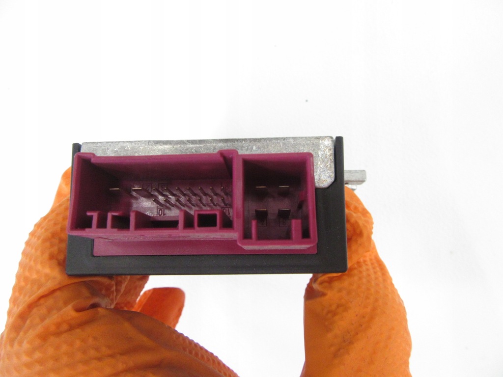 фото №4, Блок управления насоса топлива bmw e60 e61 e65 e70 e88 e90 e91 e92