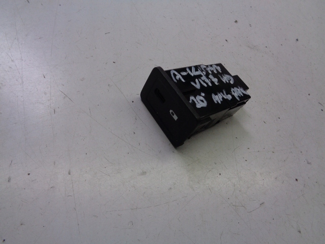 фото №1, Роз'єм usb mercedes a-klasa w177 hb 1.3 tb 2020 rok