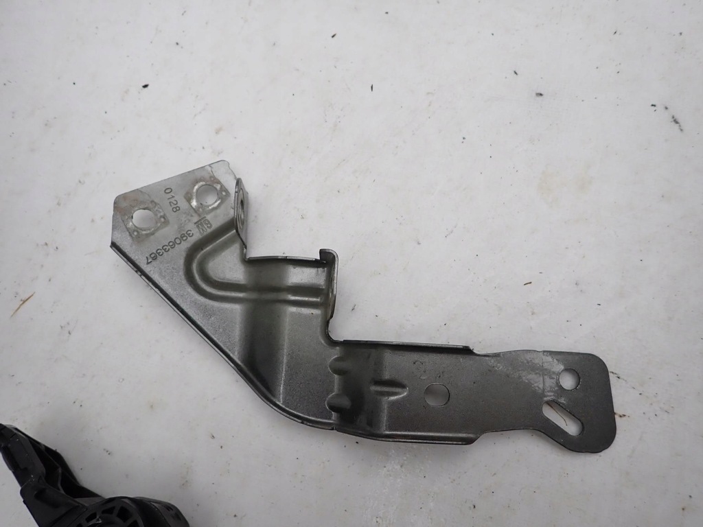 фото №1, Opel insignia b 17-22 кронштейн кронштейн крила ліва