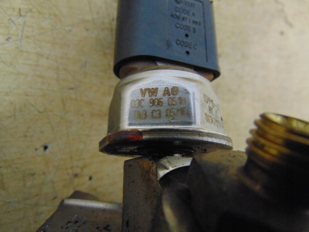 фото №13, Молдинг упорскування + форсунки vw golf vi 1.4 tsi