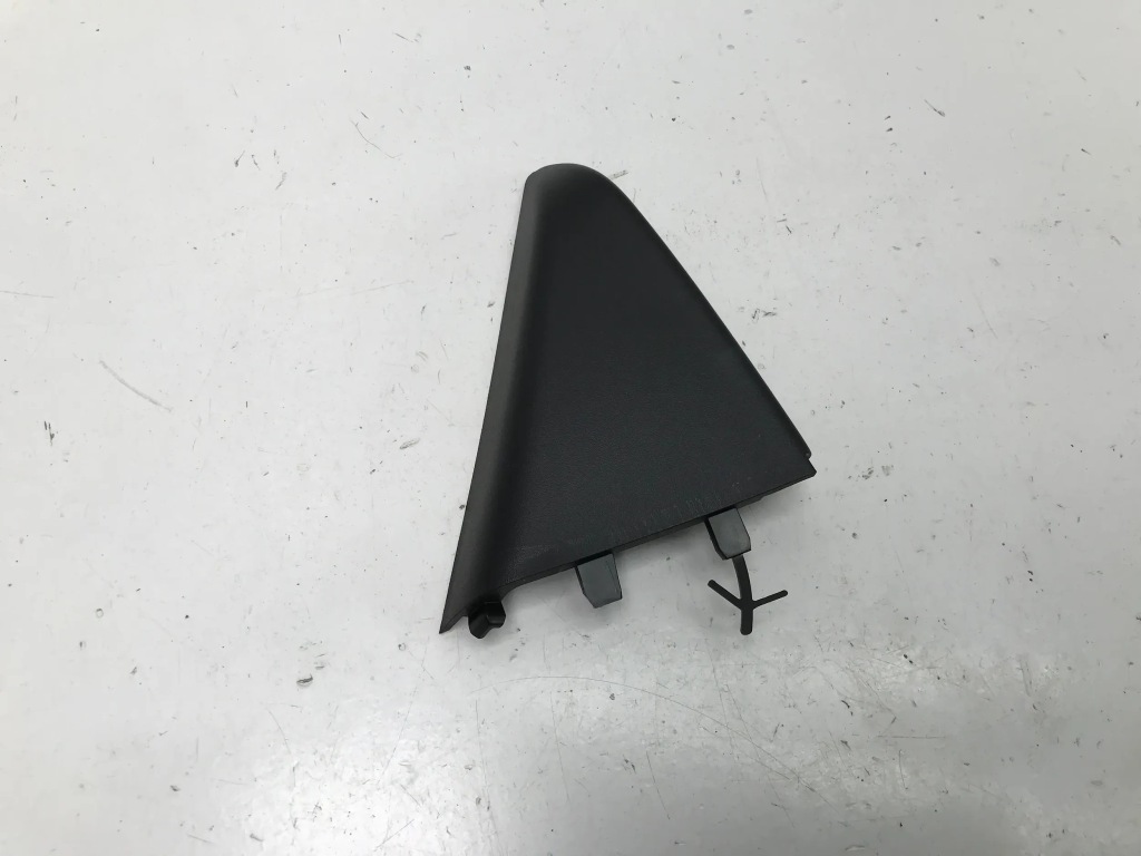 Купить Renault megane v 5 e-tech заглушка треугольник дверь правый задний  822746355r