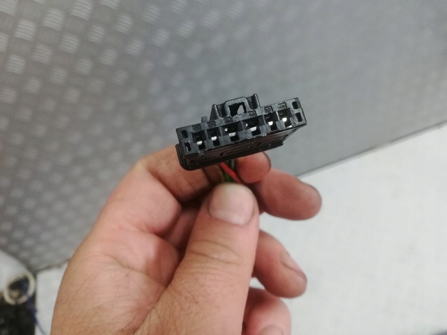 фото №4, Вкладиш лампи задня задній лівий peugeot 207 sw колодка