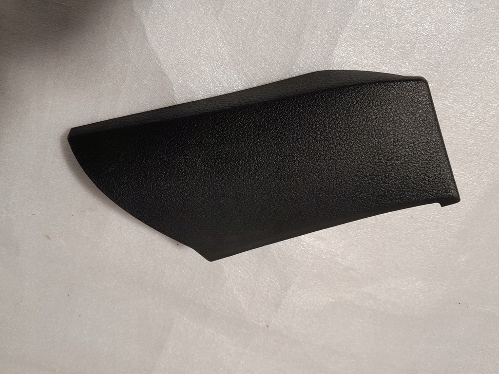 фото №1, Audi q8 4m захист заглушка бардачка 4m8863280