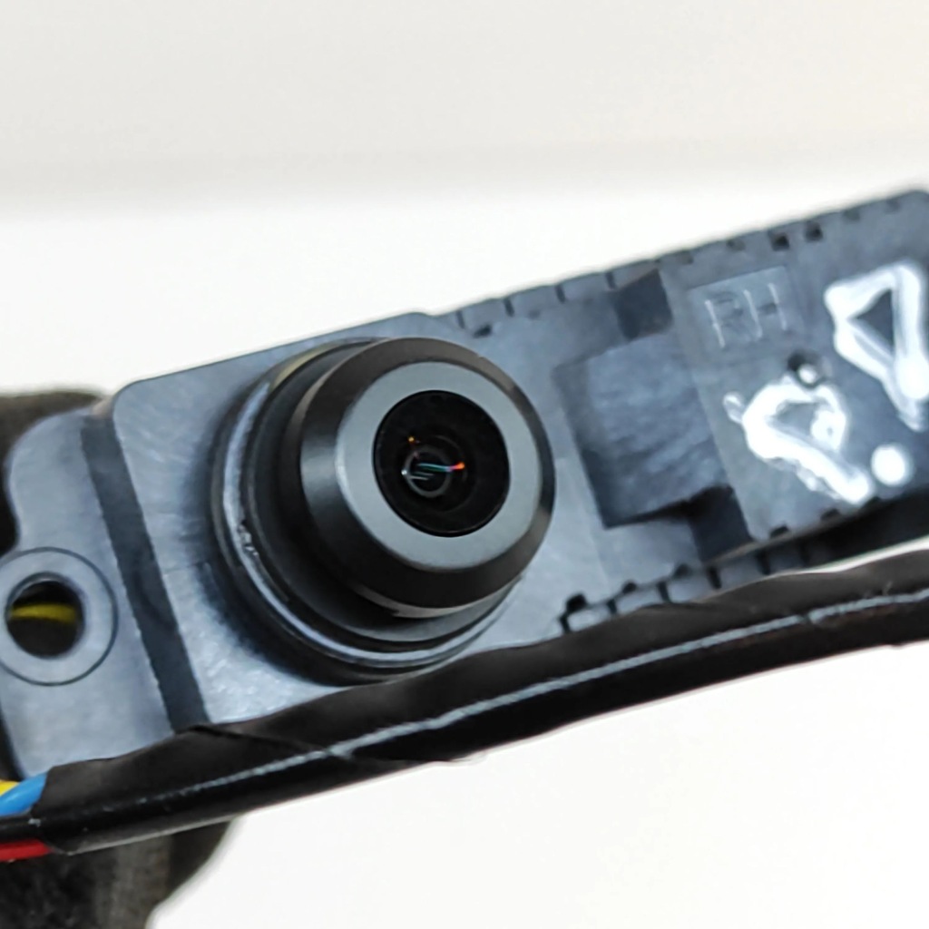 Tesla model 3 2019 права сторона камера на крила бічний Недорого