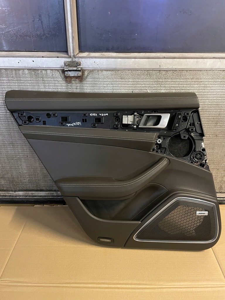 фото №1, Porsche panamera 971 обшивка дверь левый задний