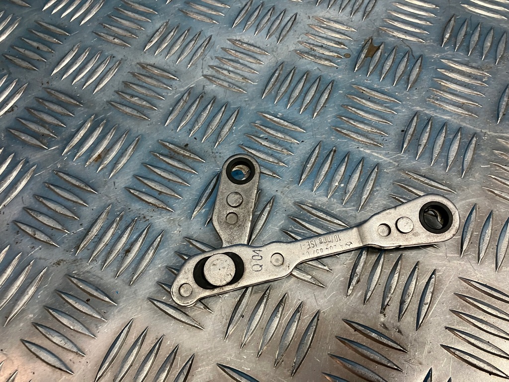 фото №1, Mercedes w212 lift регулировка петля капот a2048870410