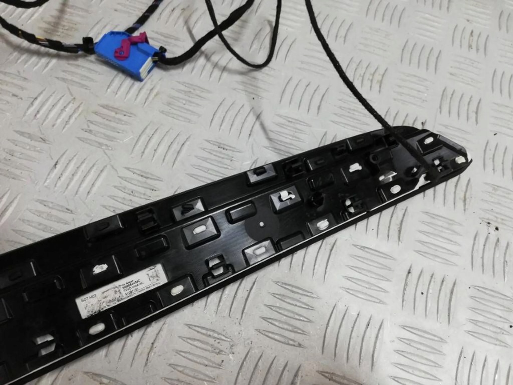 фото №2, Молдинг dekor дверь левый перед vw arteon lift