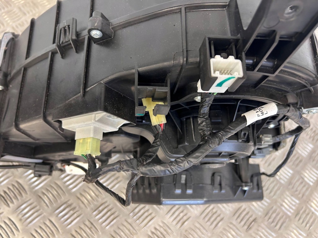 Модуль обігрівача tesla model x 102388300h Недорого