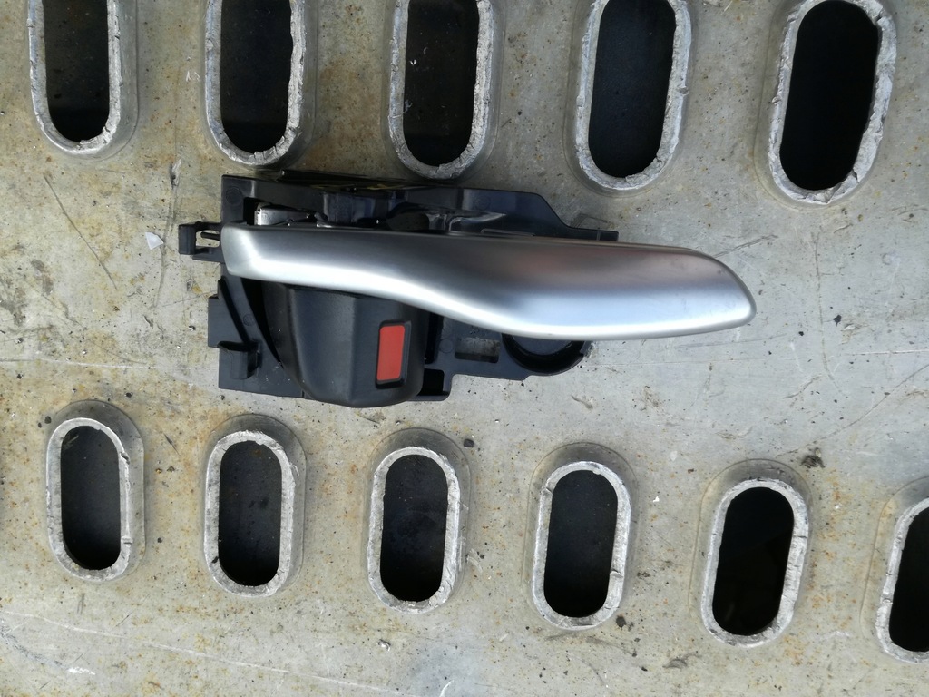 фото №1, Toyota c-hr ручка внутренняя правая перед 69273f4010