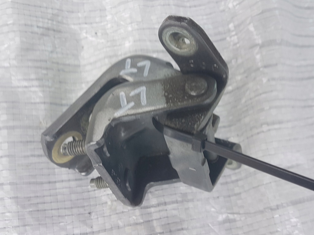 фото №1, Петлі двері лівий задня nissan note e12