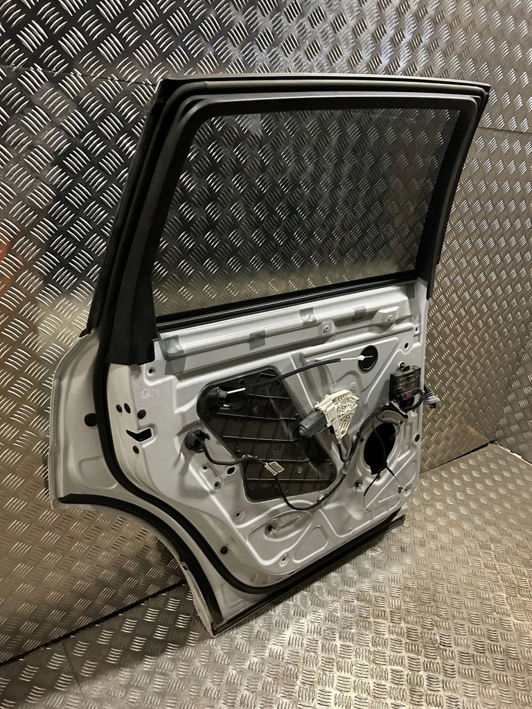 фото №16, Audi q7 4l 2012 левая сторона дверь задние