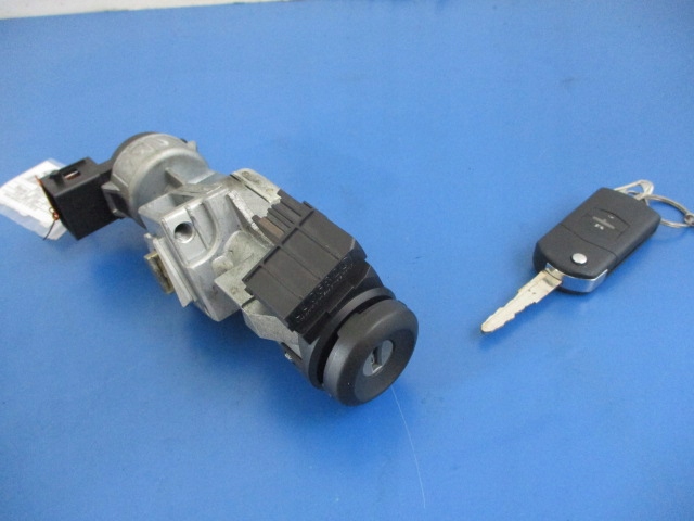 фото №1, Mazda 3 bk lift замок зажигания 3m51-3f880-ac ключ иммобилайзер