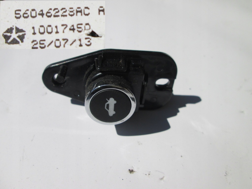 фото №1, Dodge charger 2014 кнопка відкривання кришки задня