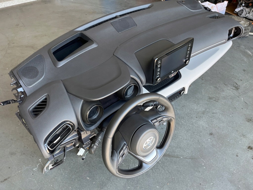 фото №14, Nowa панель приладів приладова bufet подушка безпеки повітропровід лічильник toyota yaris cross