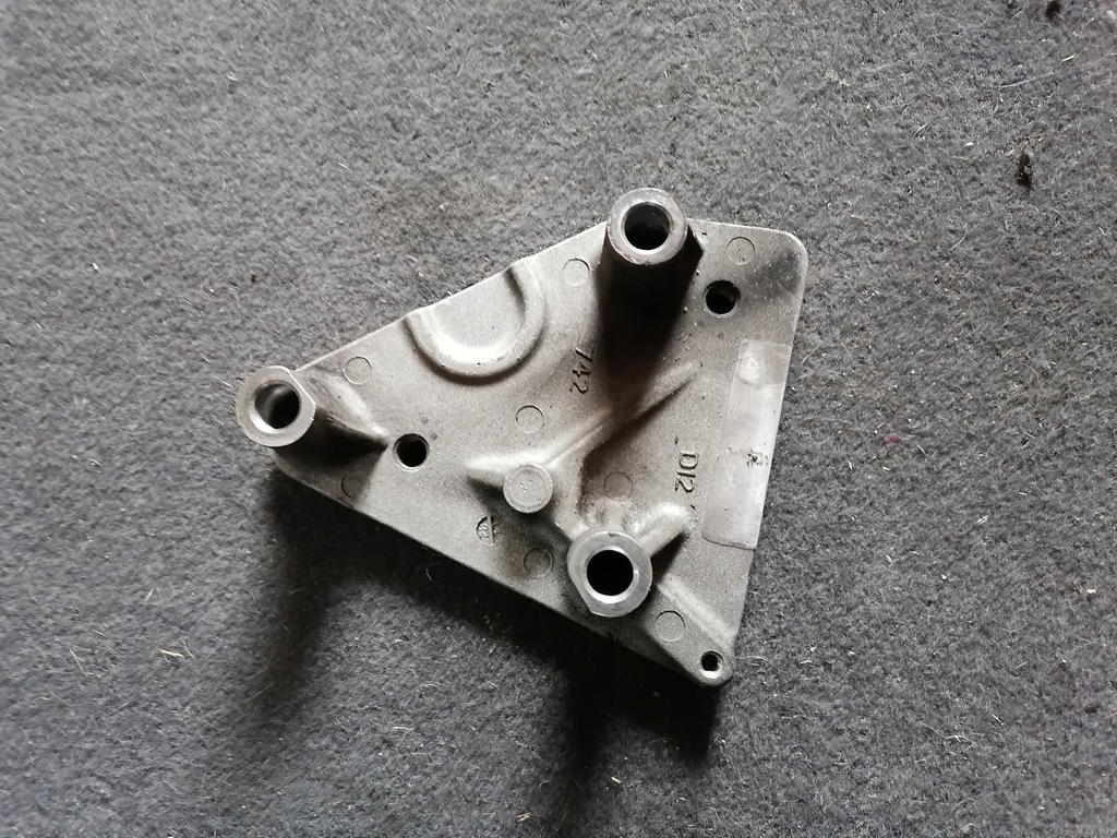 фото №1, Opel astra j кронштейн кронштейн двигуна 1.7 cdti