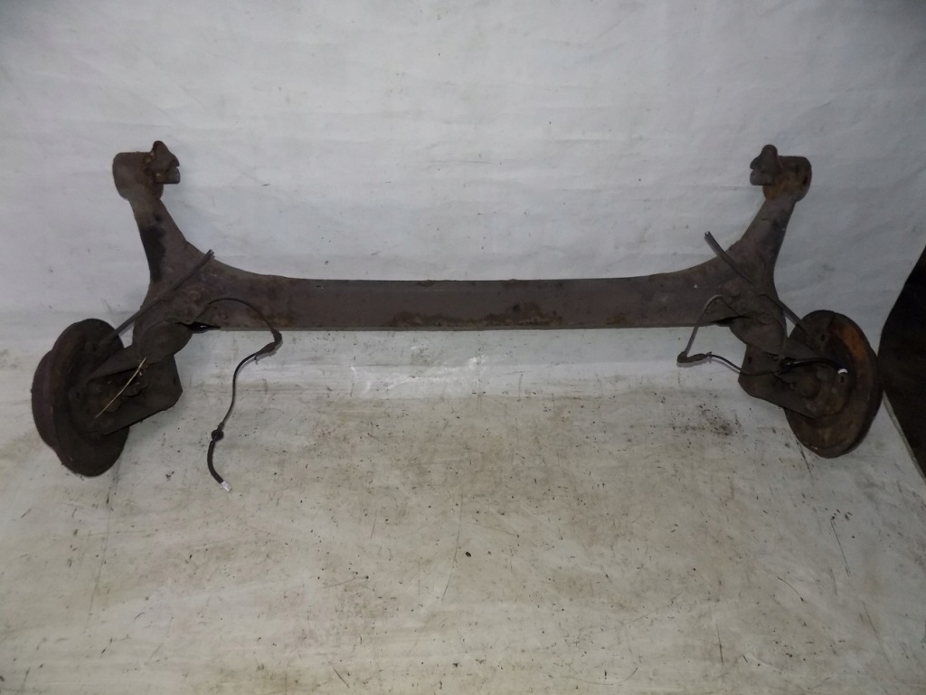 фото №1, Toyota corolla verso ii 2.2 d4d балка os задня задня