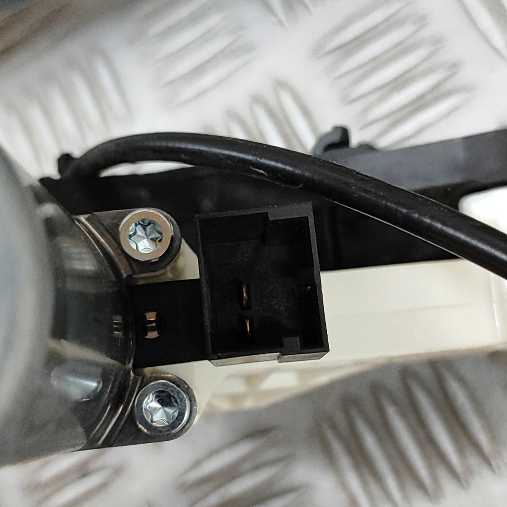 фото №6, Audi e-tron 2019 перед сторона правая электрический подъемник стекло дверь