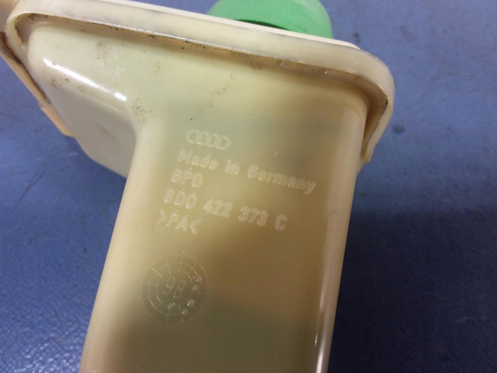 фото №6, Passat b5 бачок усилителя 8d0422373c