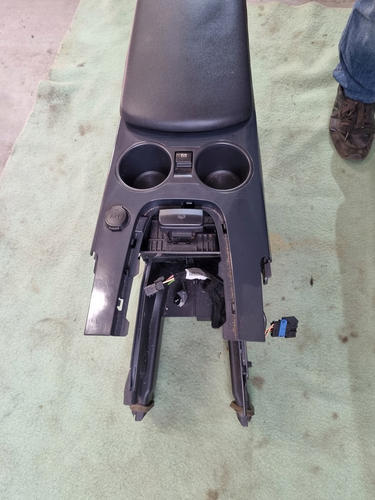 фото №5, Peugeot 3008 i подлокотник туннель europa