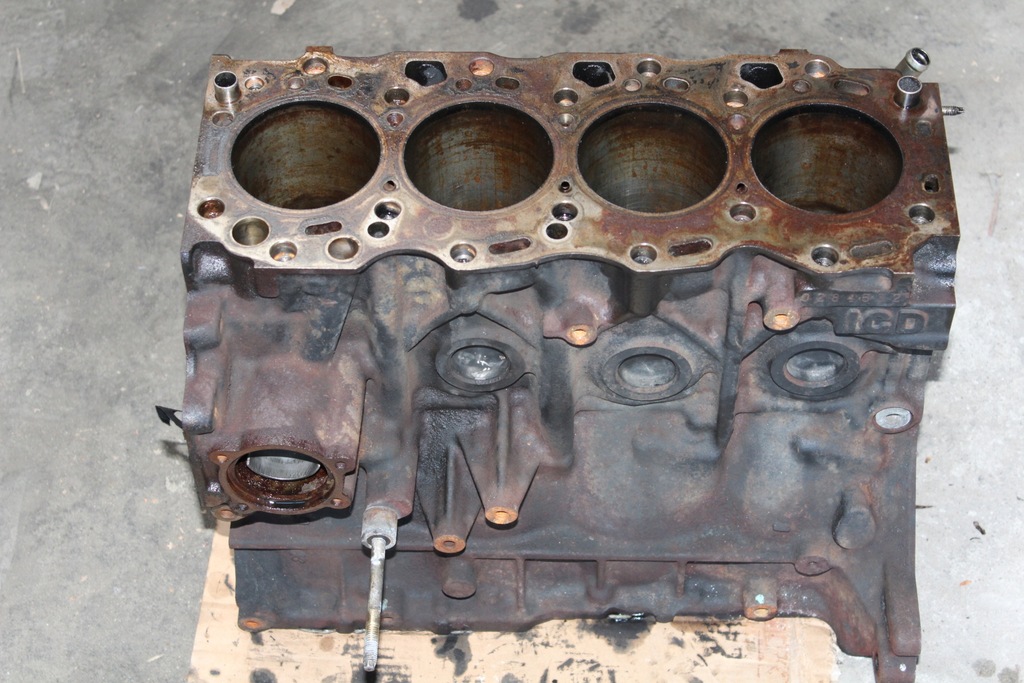 фото №8, Rav4 ii 2.0 d4d блок двигателя