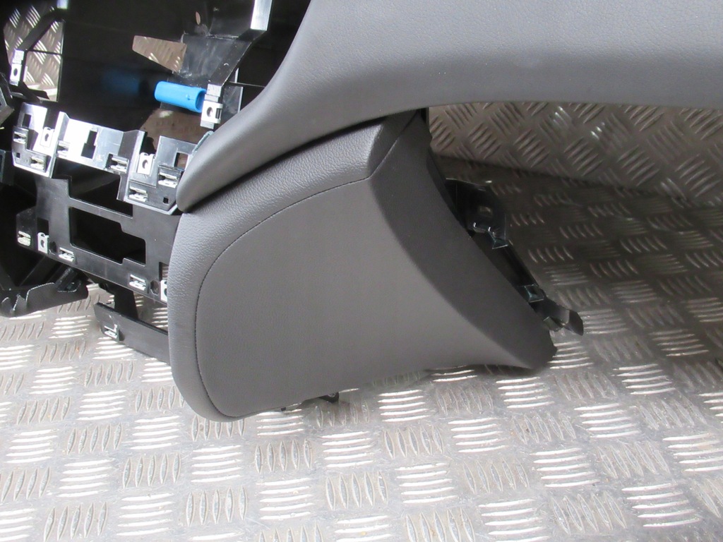 фото №8, Maserati ghibli приборная панель консоль подушка безопасности подушки безопасности ремни кожа белый nic orginal