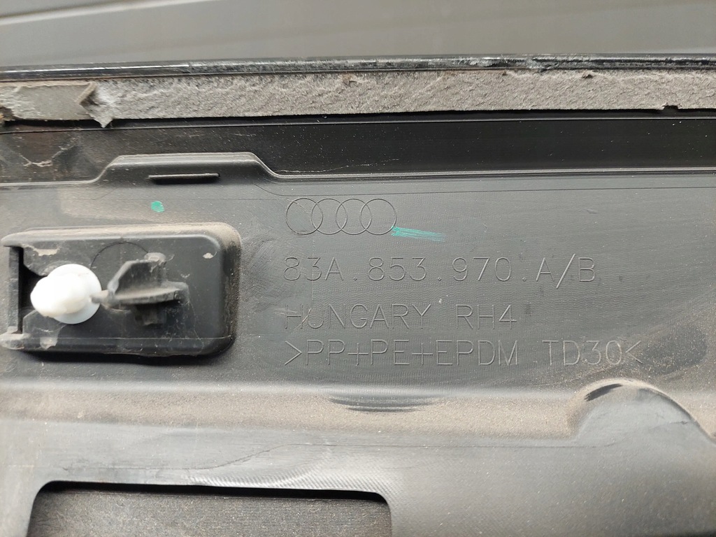 фото №7, Audi q3 f3 83a853970a задняя сторона правая накладки