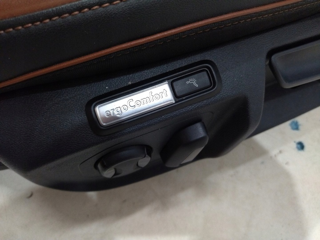 фото №8, Оббивка сидіння заднє сидіння коричнева шкіра ergo обігрів масаж vw arteon 2019+