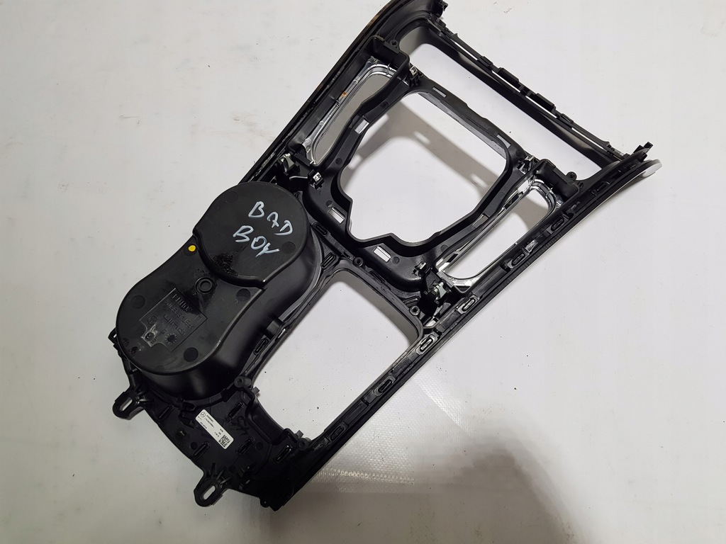фото №8, Mercedes w205 dekor рамка домкрата передач консоль середня