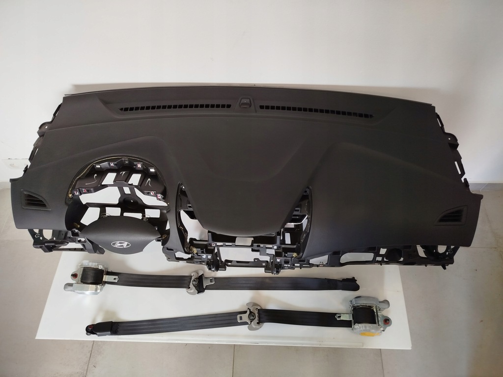 фото №10, Панель приладів панель приладів консоль подушки безпеки ремені подушка безпеки hyundai i30 ii