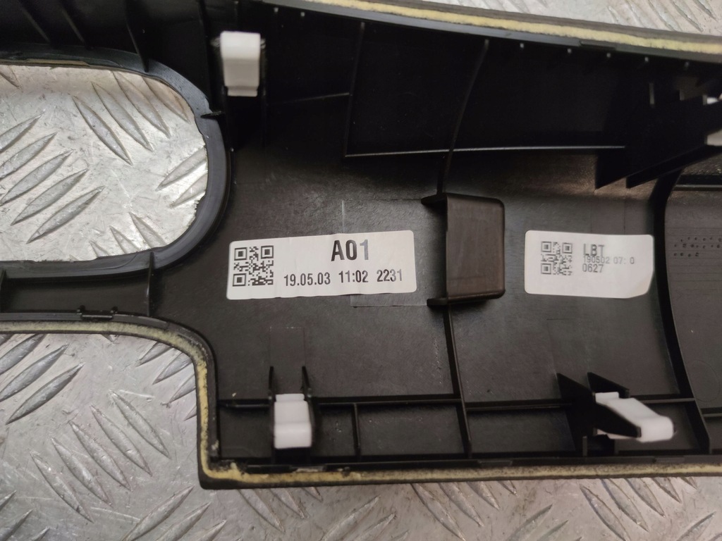 фото №5, Hyundai kona i рамка бардачка панели приборной панели