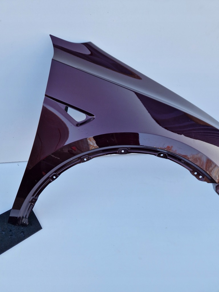 Tesla model y 20- крила правий перед передній 149847200c в Україні