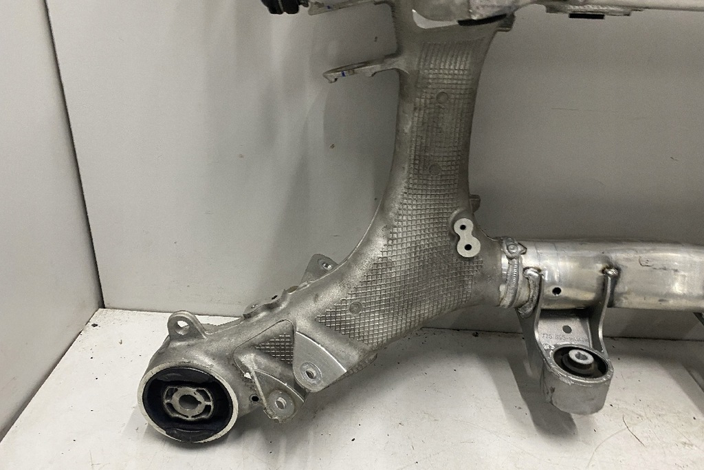 фото №9, Підрамник задні bmw 5 g30 6861201 2017