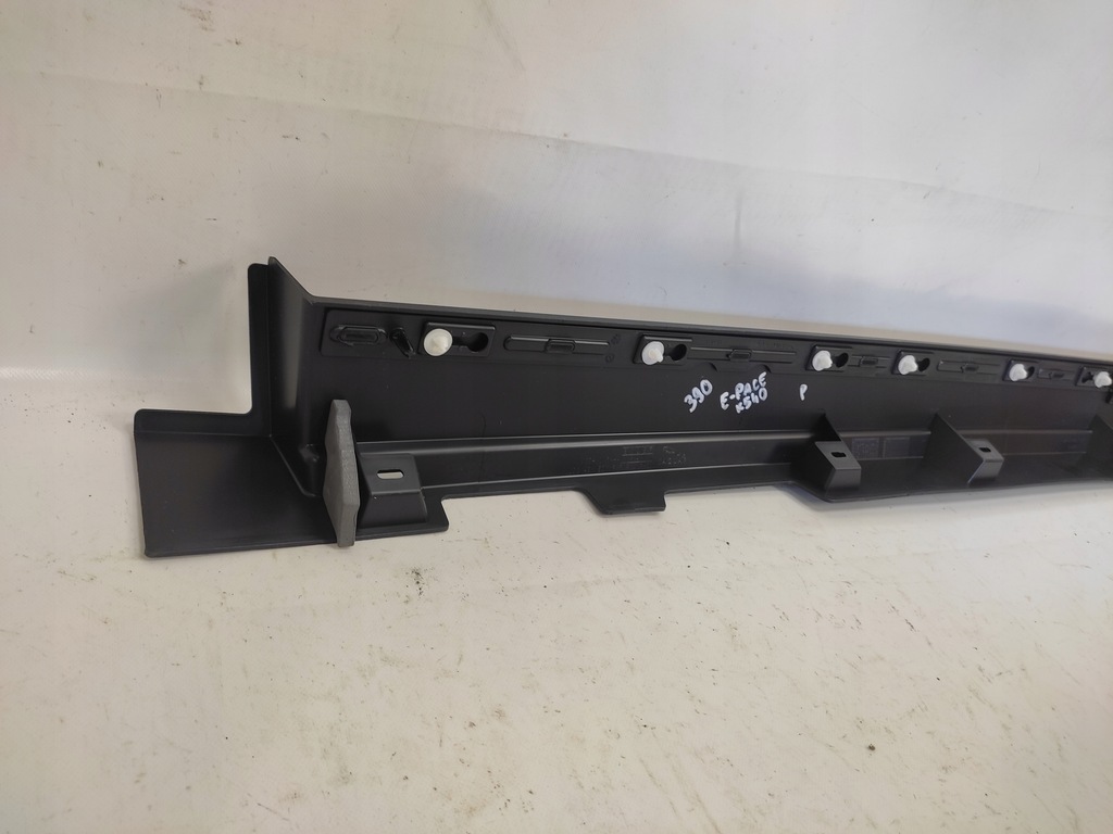 фото №8, Jaguar e-pace молдинг порог правая порог правый 2018-