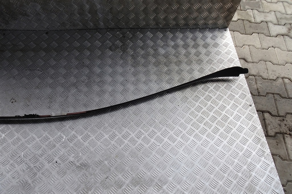 фото №8, Mercedes w176 молдинг кровельная левая