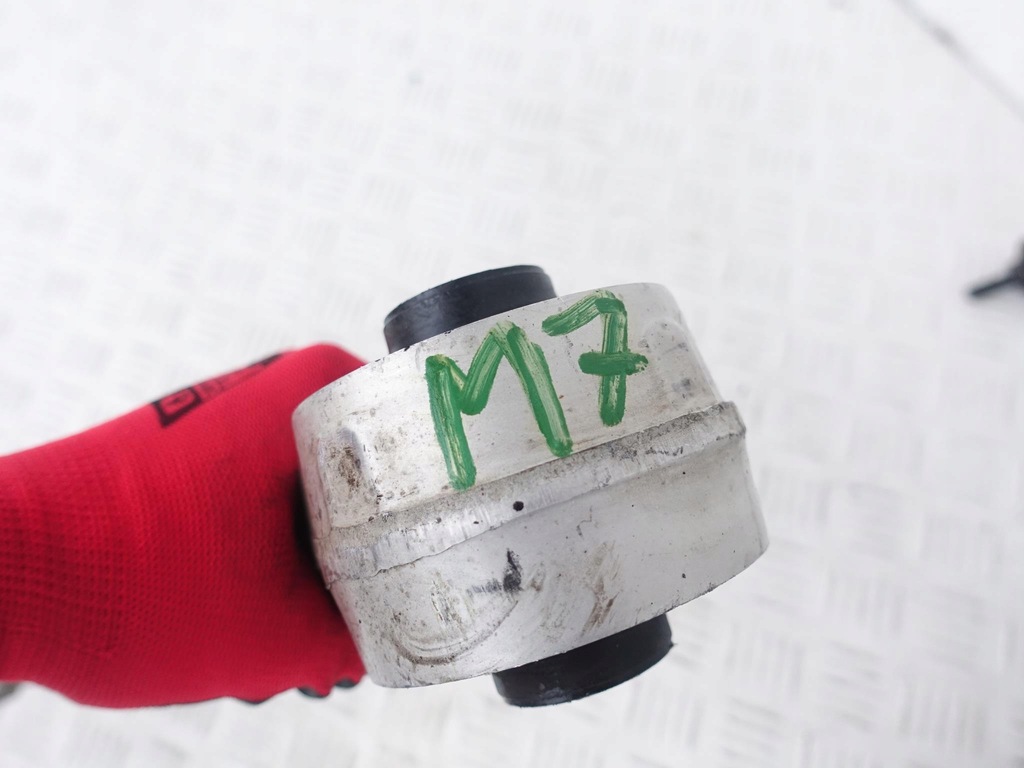 фото №3, Tesla model s / x рычаг нижний правый перед