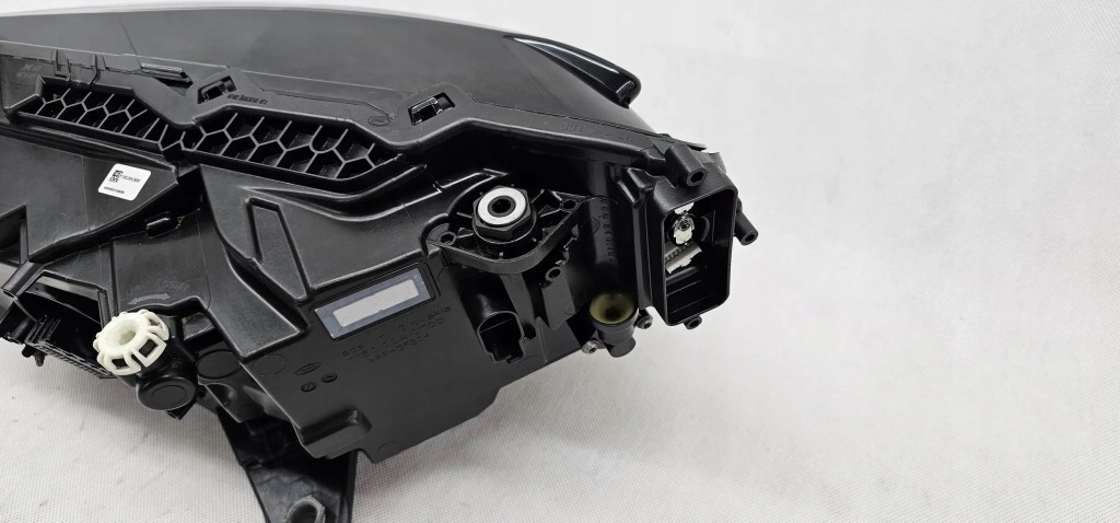 Skoda superb 3 рестайлинг  3v0 фара перед правый  full led crystal lighting Киев