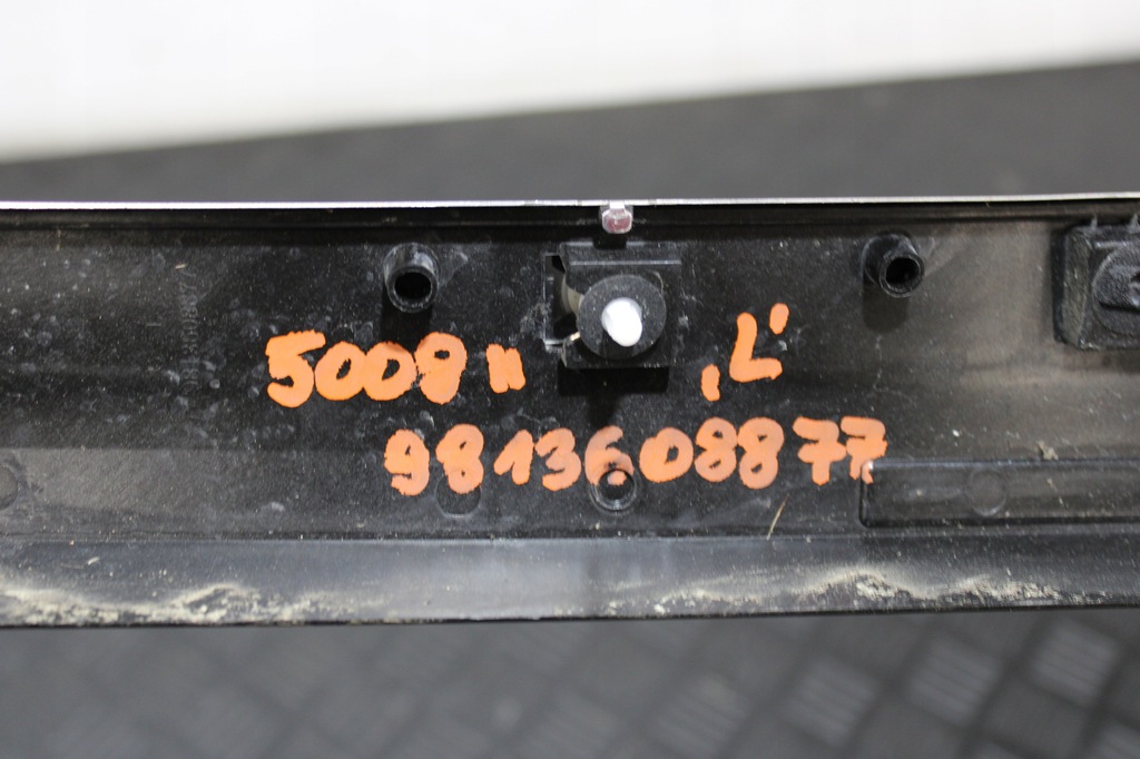 фото №5, Молдинг хромована ліва 9813608877 peugeot 5008 ii 2