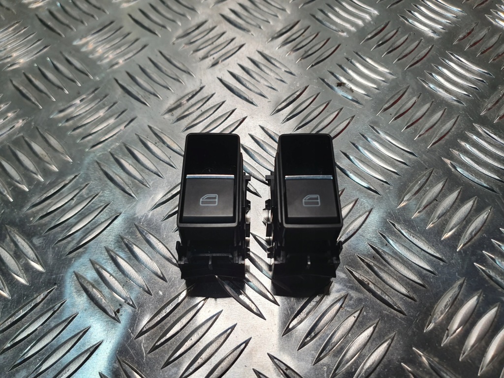 фото №1, Переключатель окон пассажира mazda 3 bp iv 19-