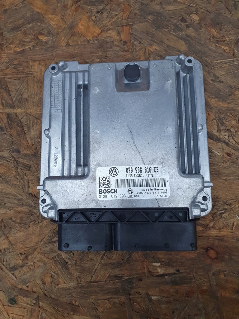 фото №1, Бортовой компьютер блок управления двигателя 070906016cb