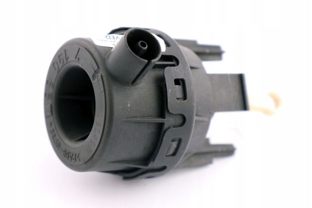 Купить Bmw e60 e61 lci насос вакуумная bks правый 7190662