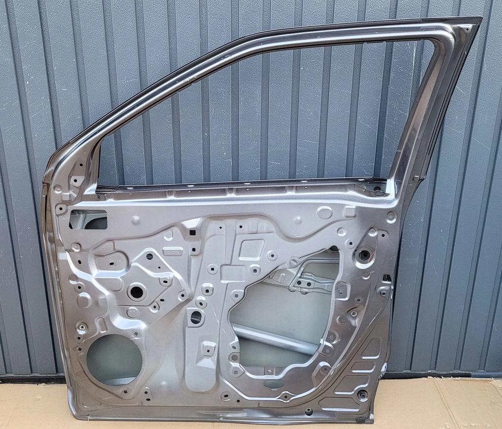 фото №8, Toyota yaris cross 20 дверь перед передние правое fv