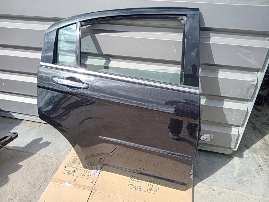 Купить Дверь правое задний chrysler sebring 3
